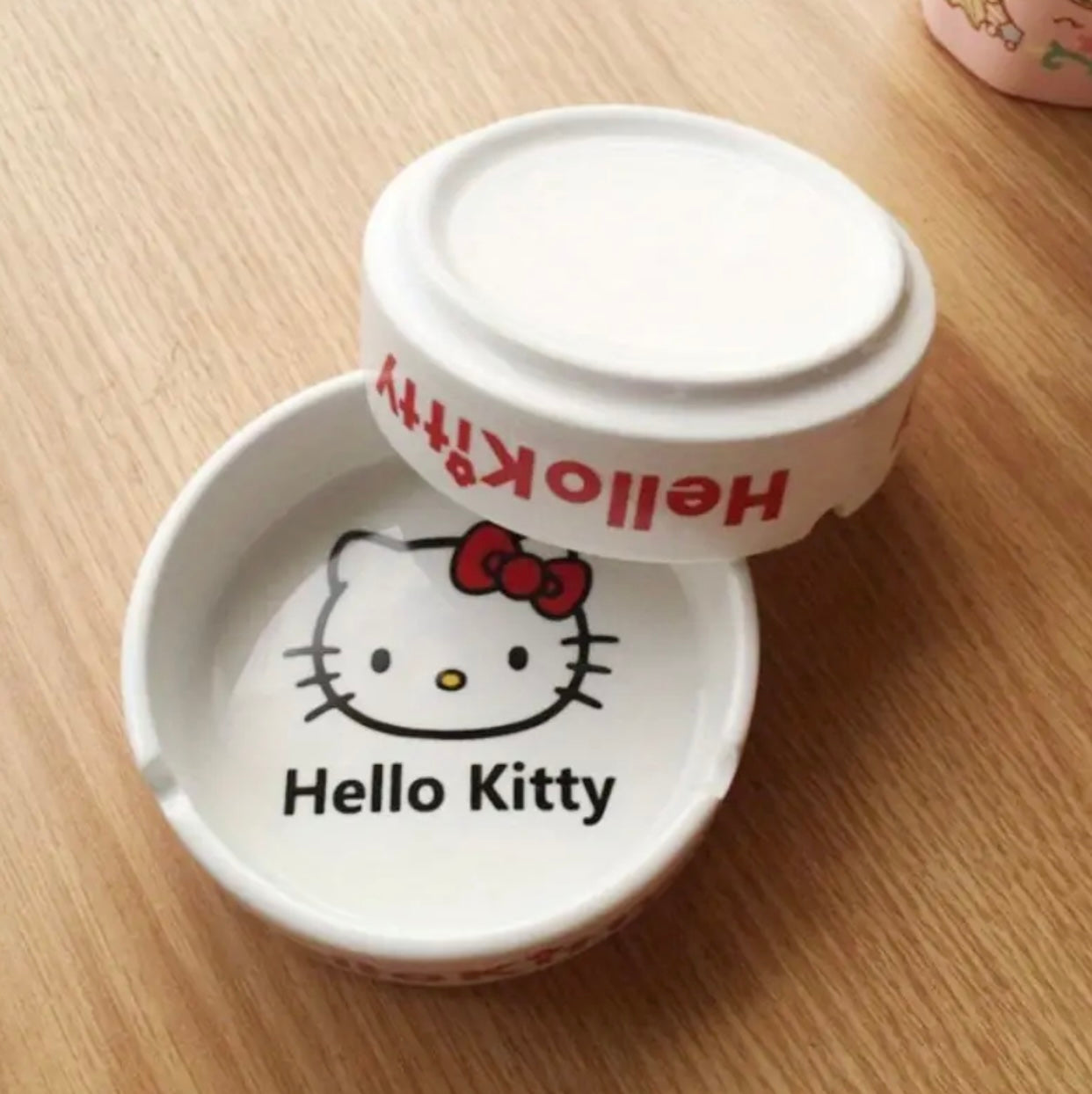 Hello Kitty Ceramic round image 0