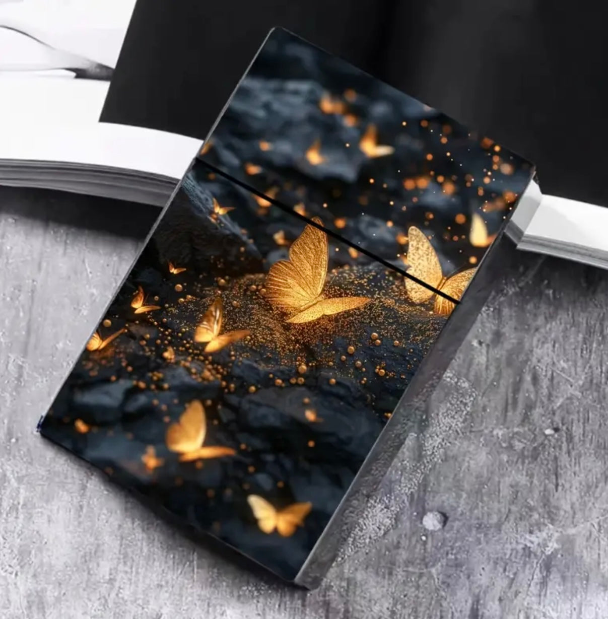 Cigaretes Case Classy image 7