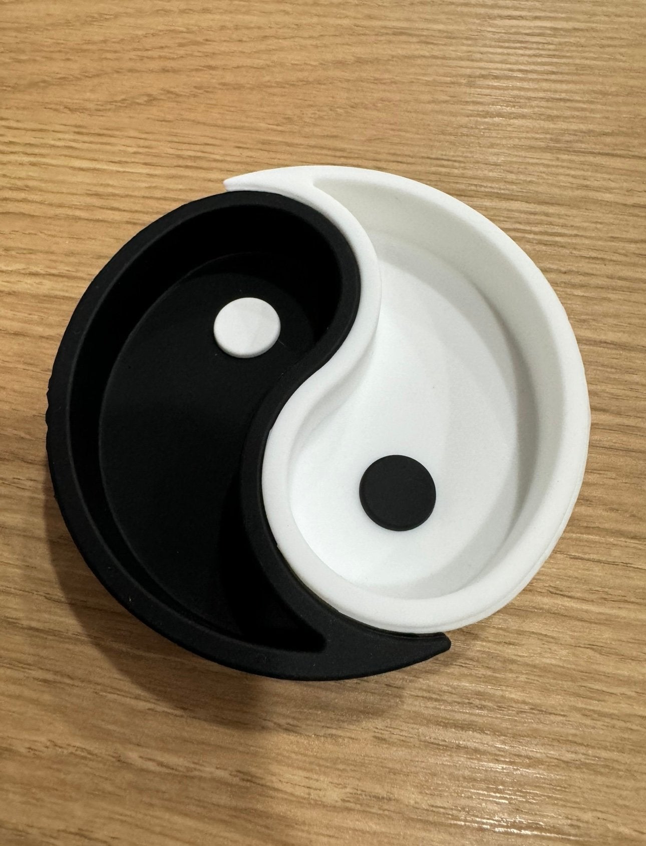 Ying Yang Silicone Divisional image 0